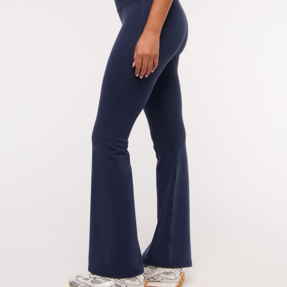 Abercrombie & Fitch YPB studioFLEX Flare Legging Size XXL - Picture 3 of 9